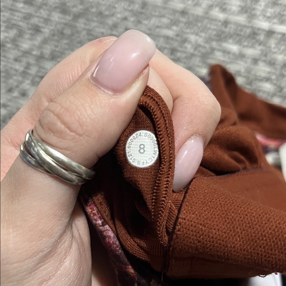 Lululemon | Everlux and Mesh Cropped Tank - Picture 10 of 10